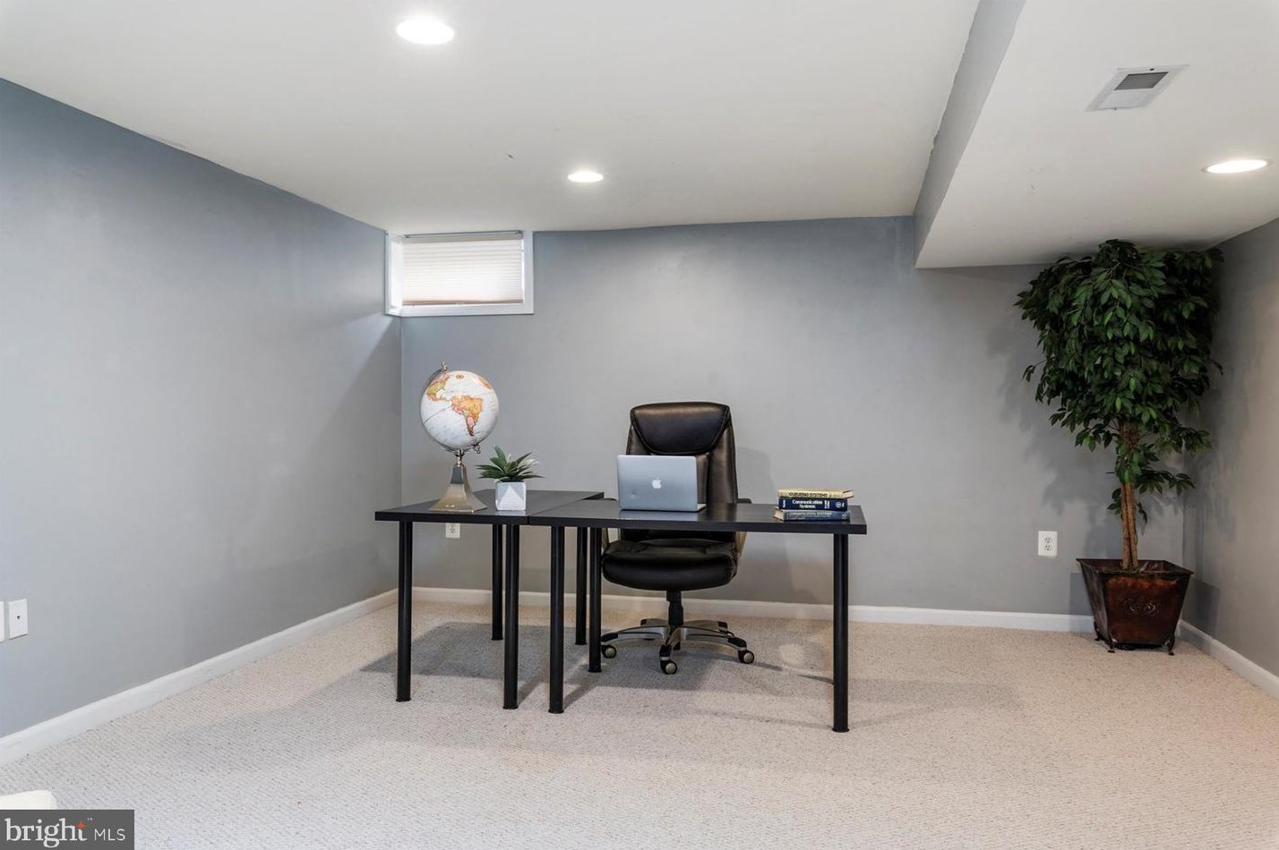 4313 English Morning Ln, Ellicott MD 21043-6790 exterior