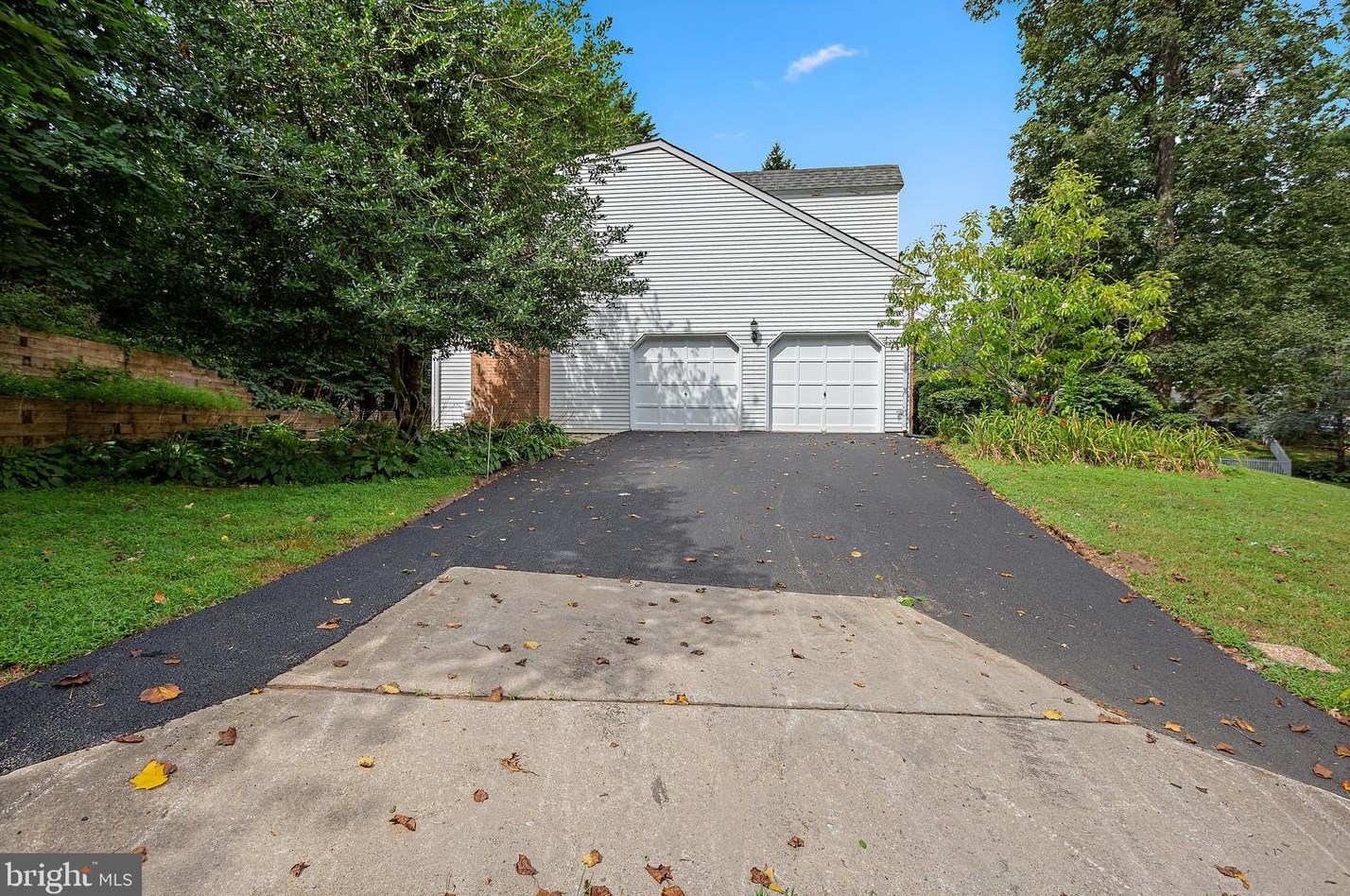 2900 Pine Needle Dr, Ellicott MD  21042-7602 exterior