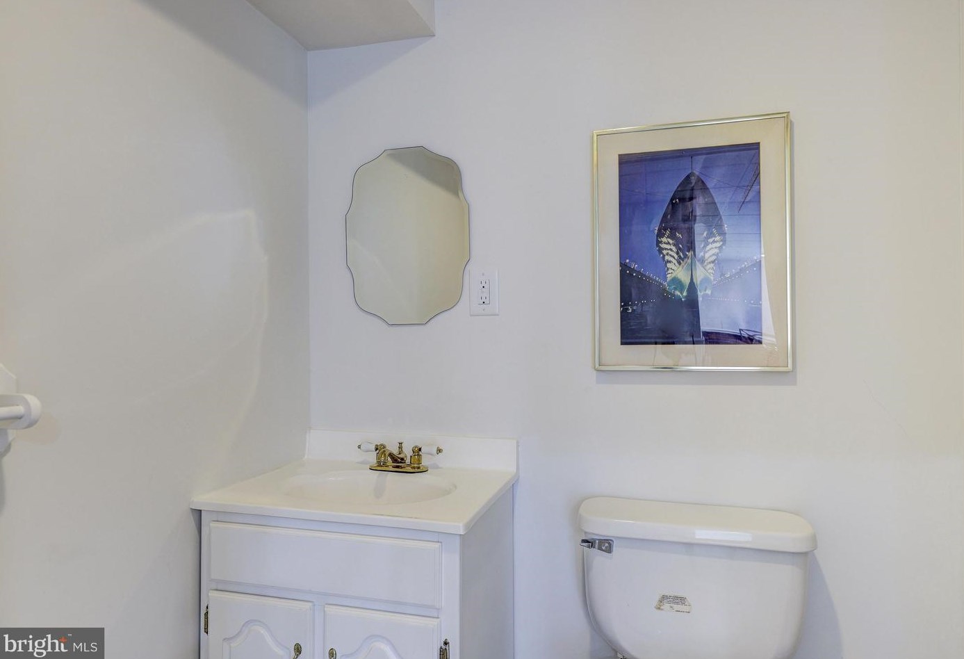 8345 Kings Heights Rd, Ellicott MD 21043-6051 exterior