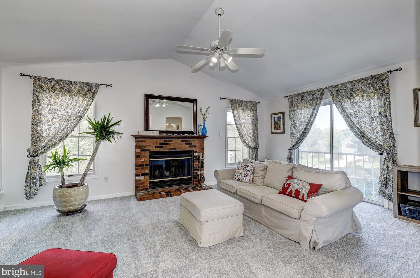 8345 Kings Heights Rd, Ellicott MD 21043-6051 exterior