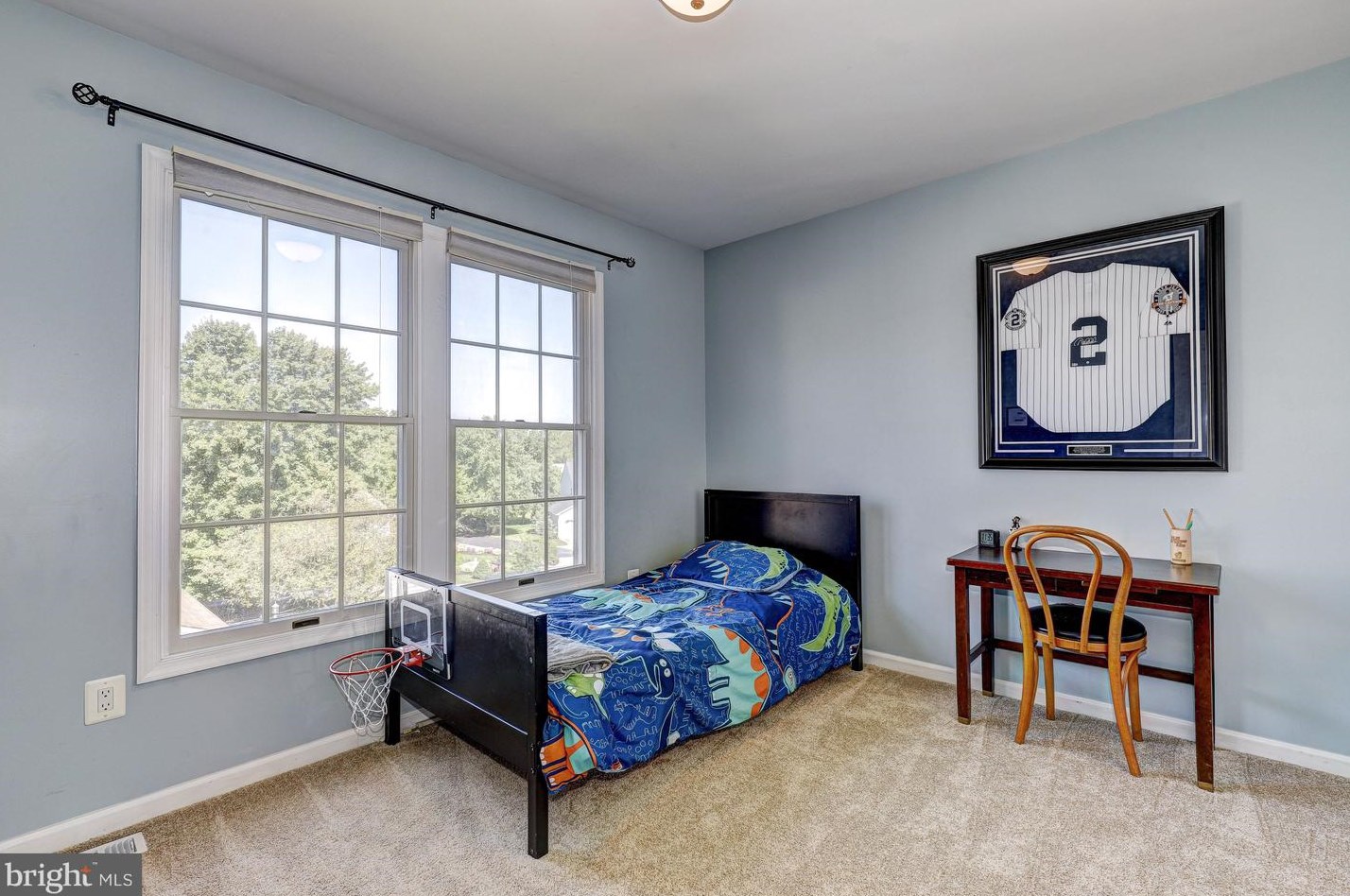 8345 Kings Heights Rd, Ellicott MD 21043-6051 exterior