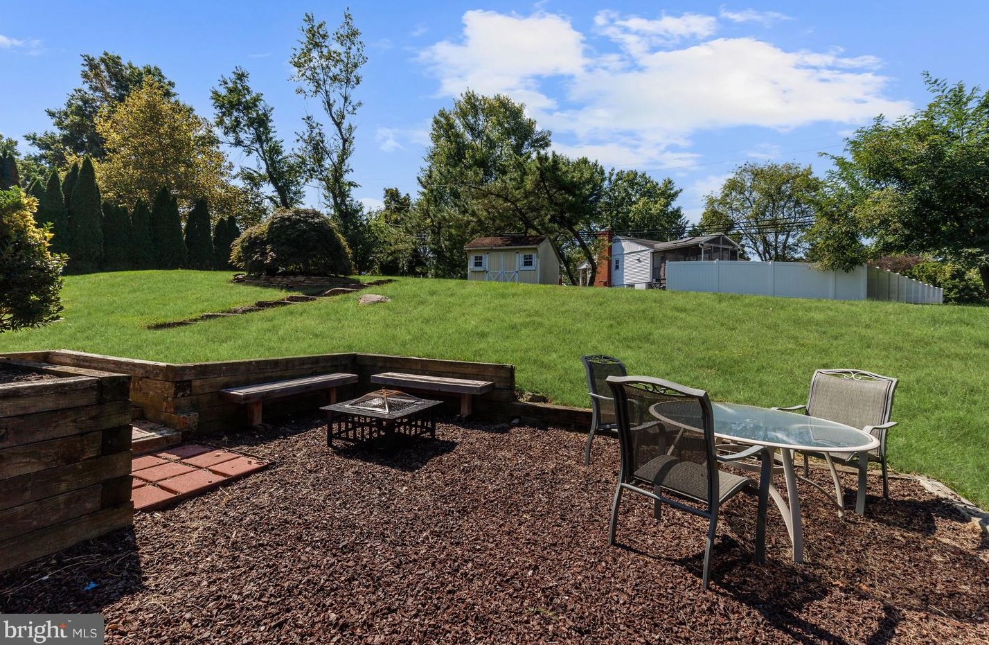 8345 Kings Heights Rd, Ellicott MD 21043-6051 exterior