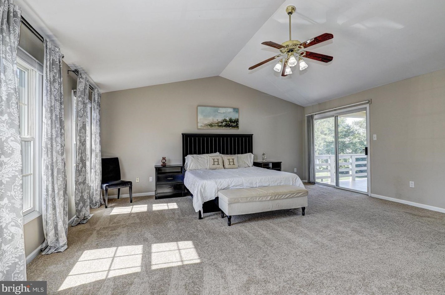 8345 Kings Heights Rd, Ellicott MD 21043-6051 exterior