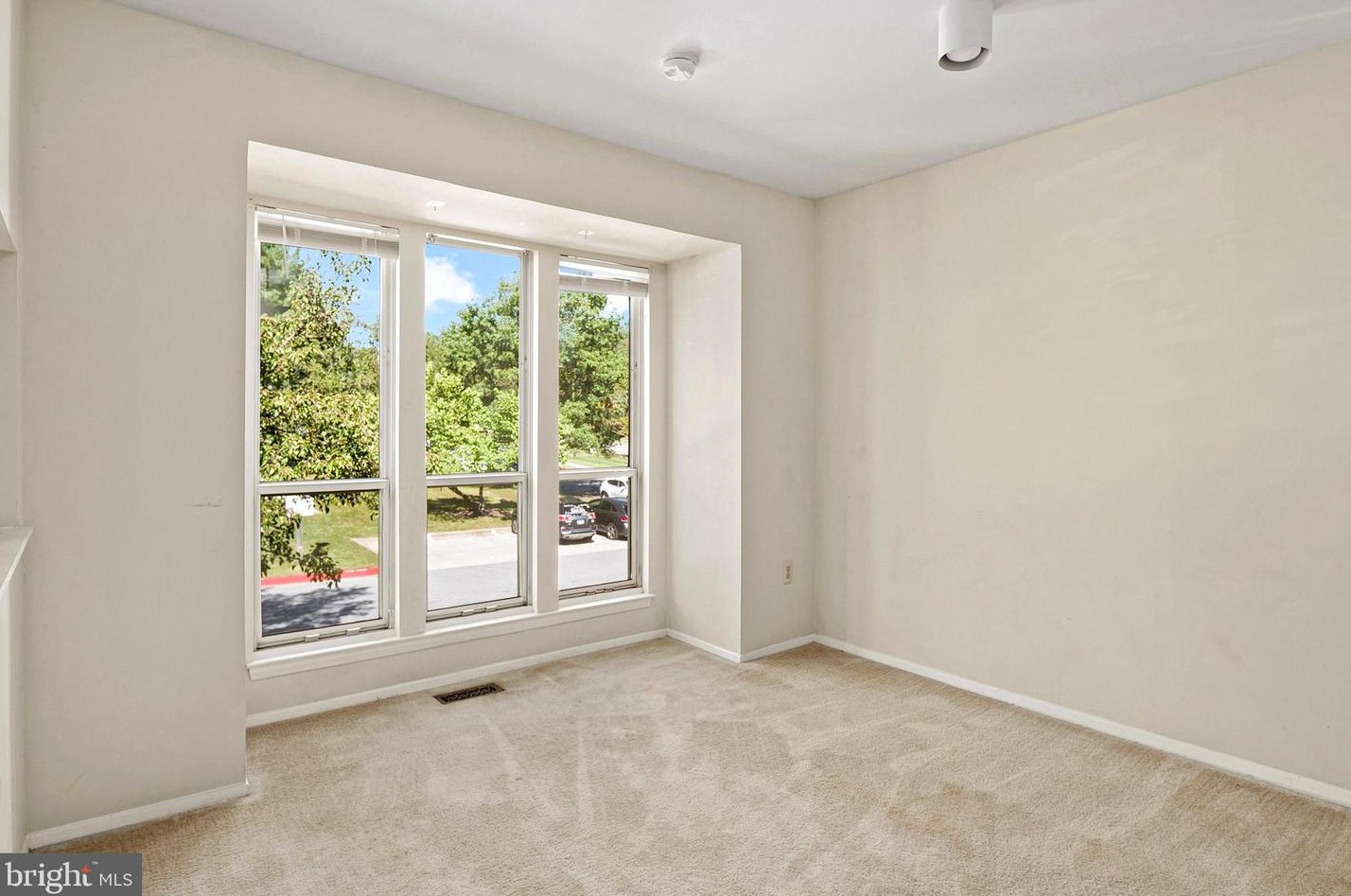 7915 Rustling Bark Ct, Ellicott MD  21043-6946 exterior