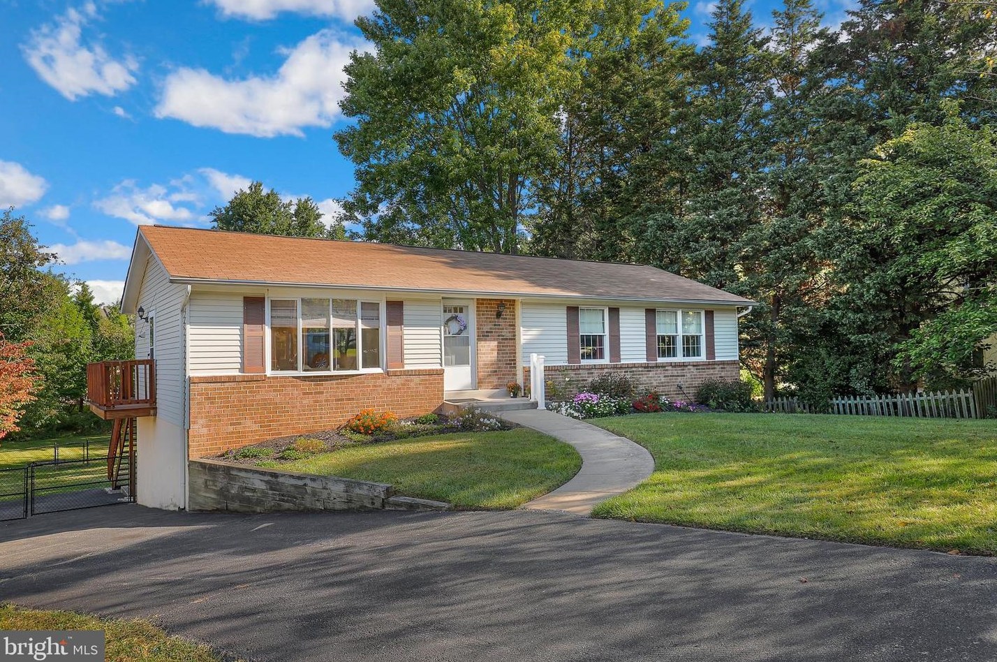 8420 Grove Rd, Ellicott, MD 21043-6657