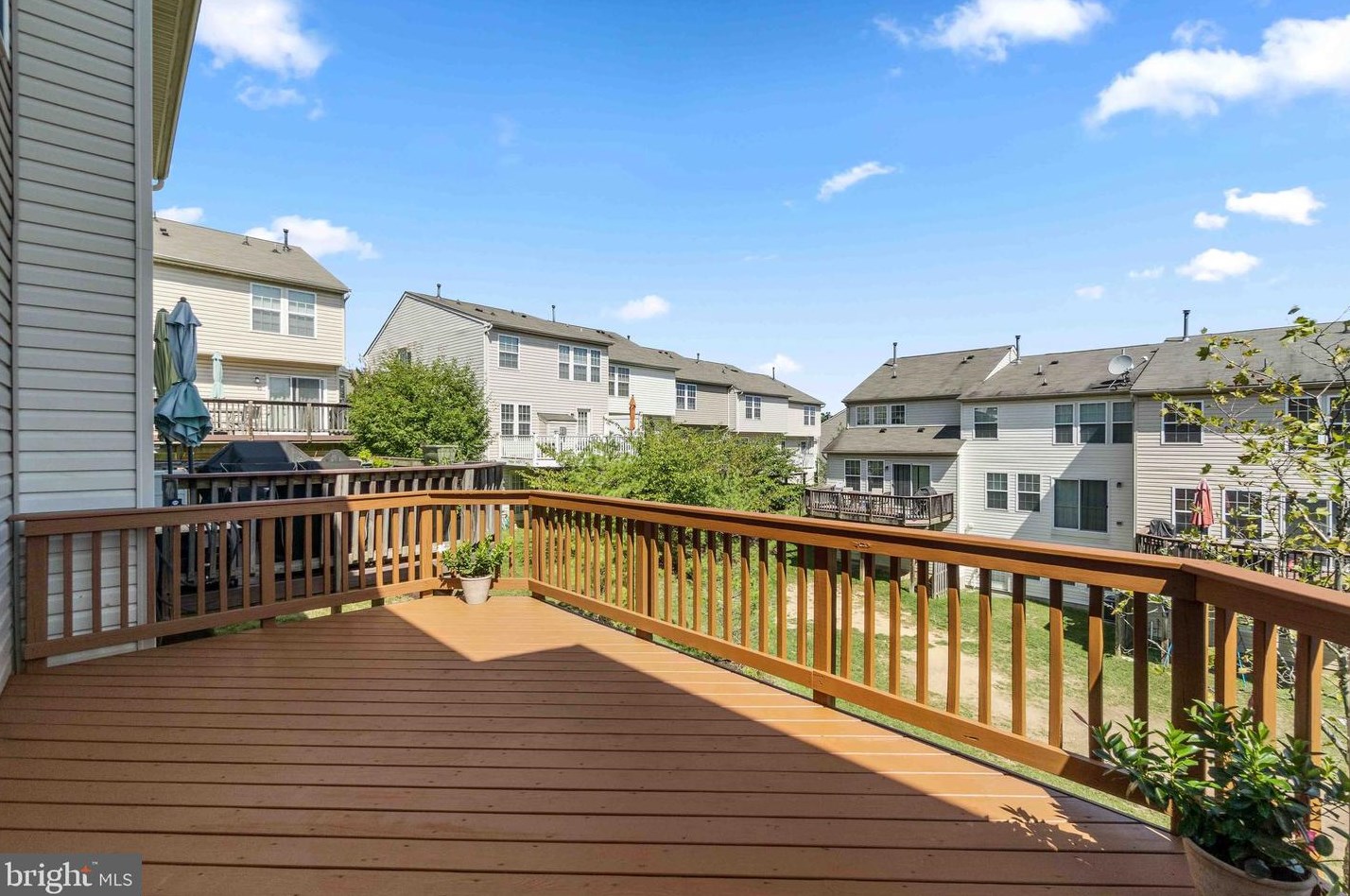 7060 Oak Grv Way, Baltimore MD  21075-6512 exterior