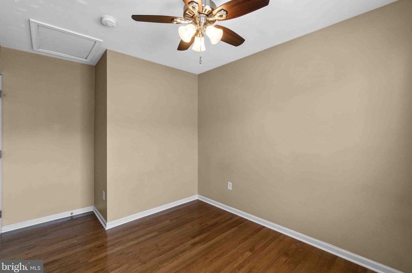 7060 Oak Grv Way, Baltimore MD  21075-6512 exterior