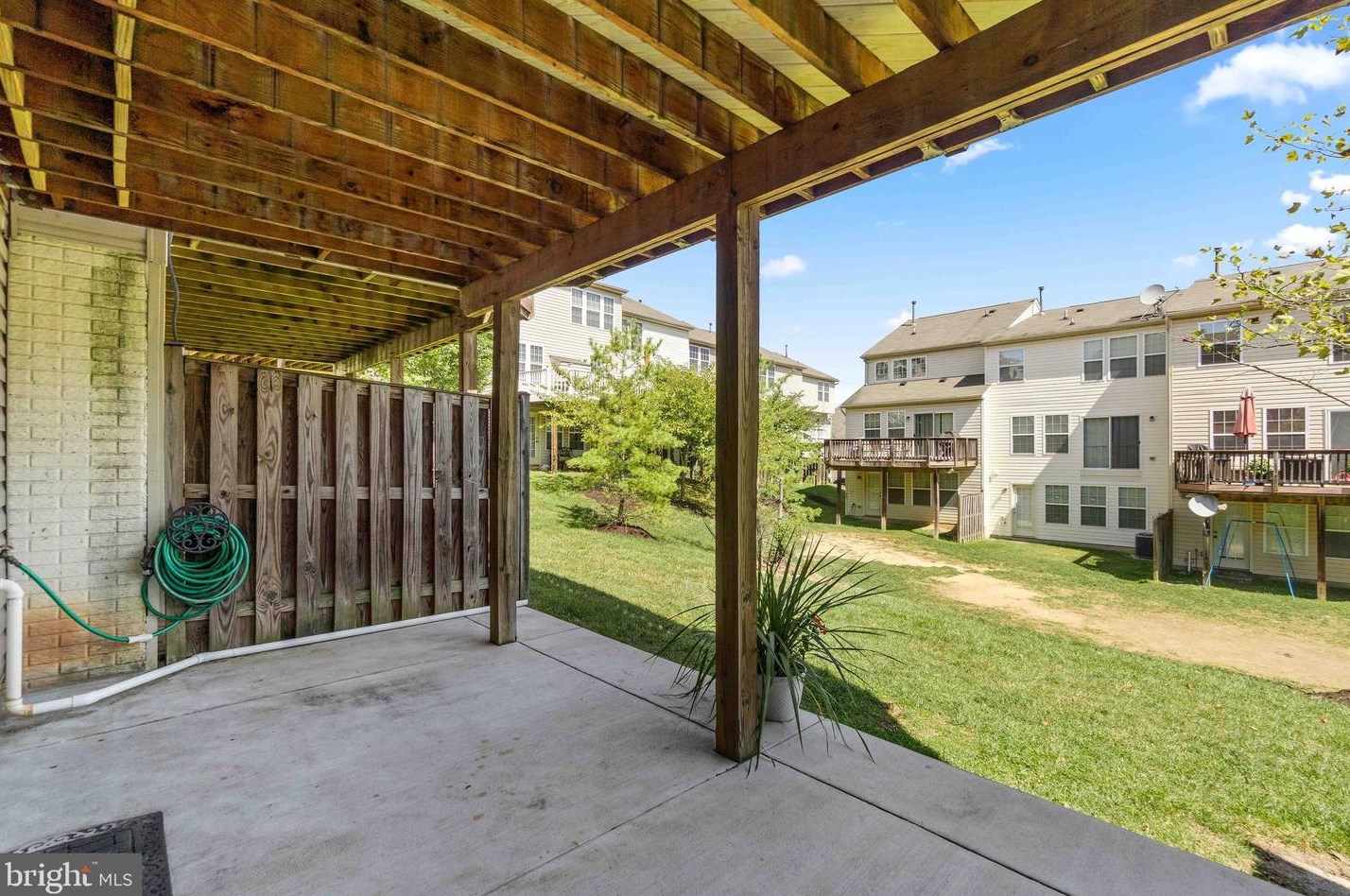 7060 Oak Grv Way, Baltimore MD  21075-6512 exterior