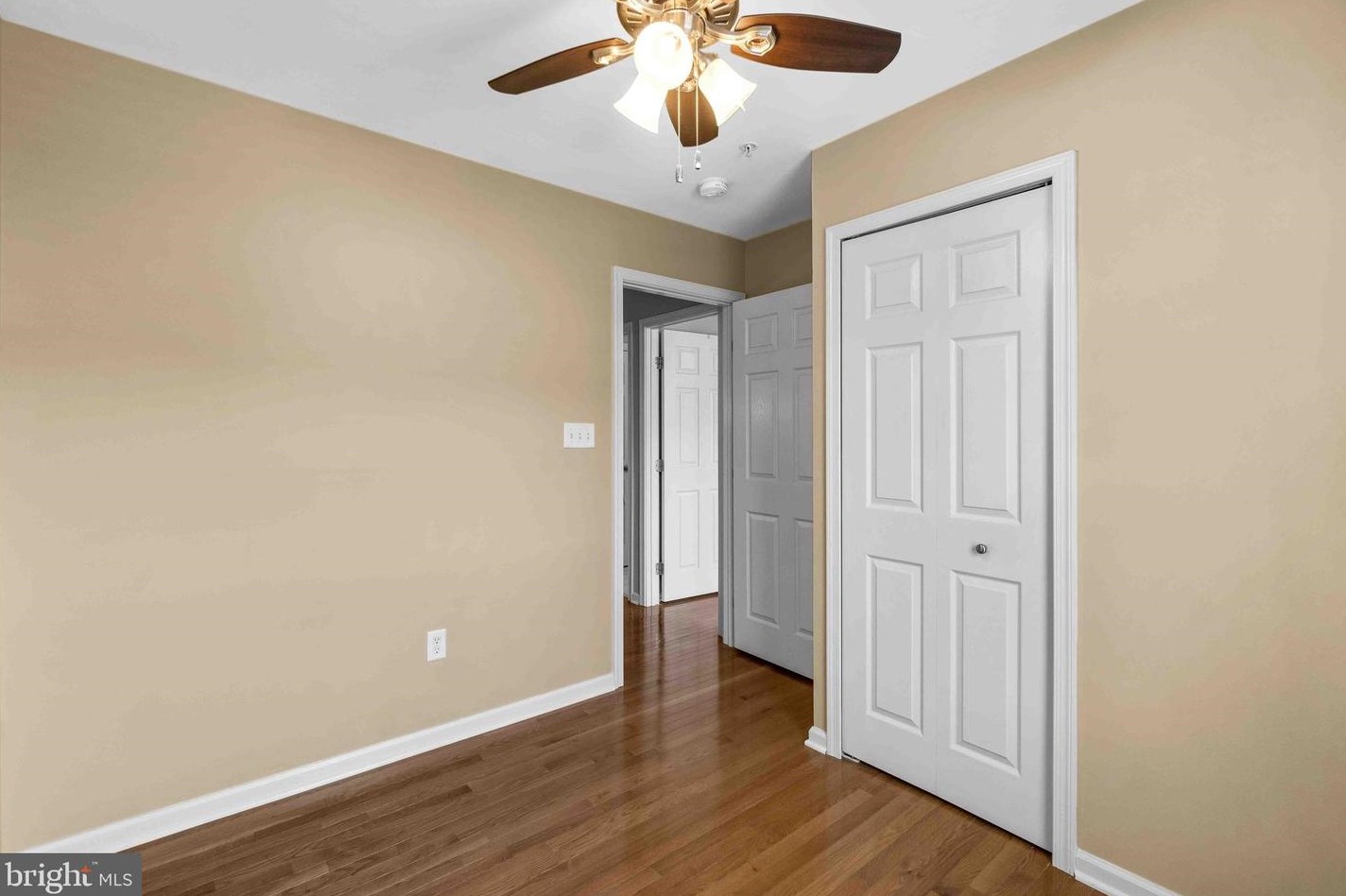 7060 Oak Grv Way, Baltimore MD  21075-6512 exterior