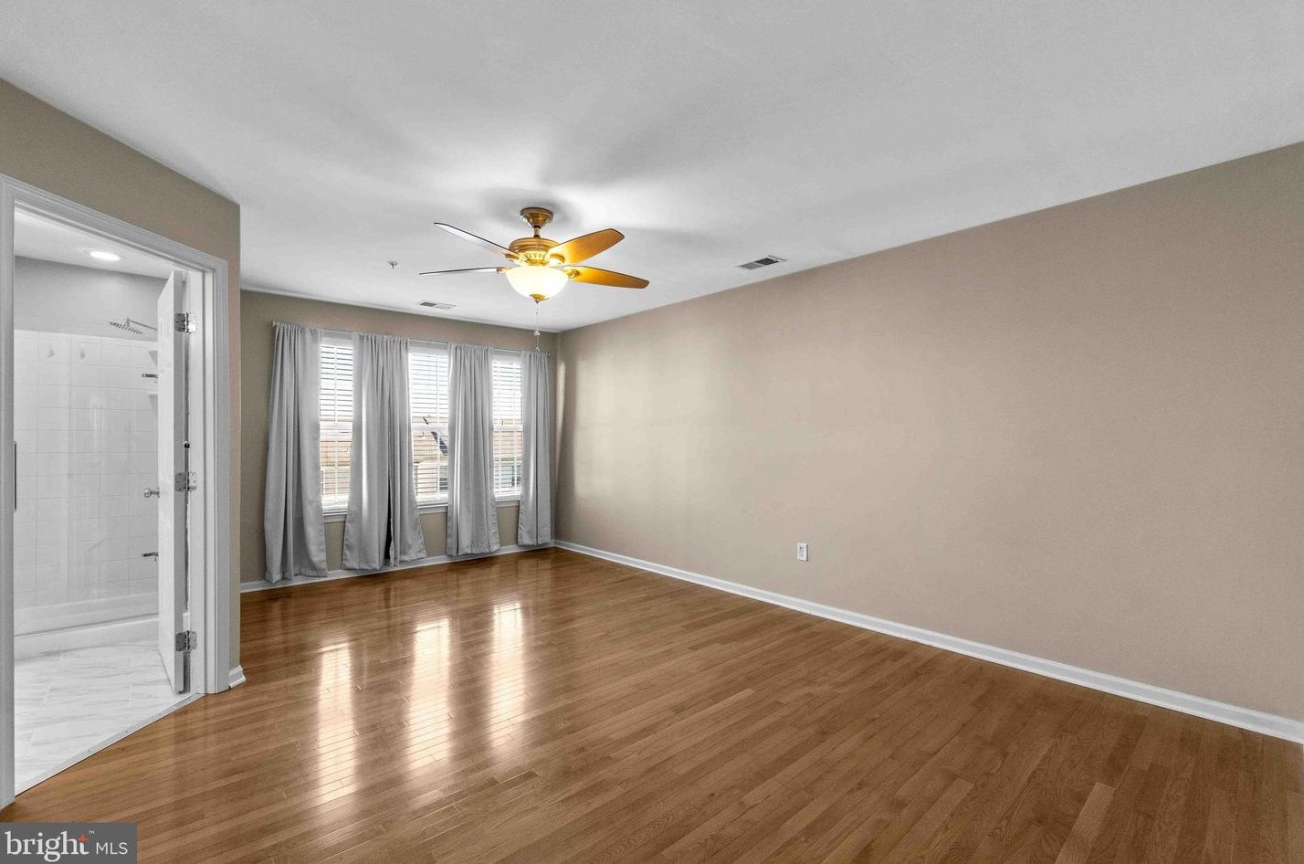 7060 Oak Grv Way, Baltimore MD  21075-6512 exterior