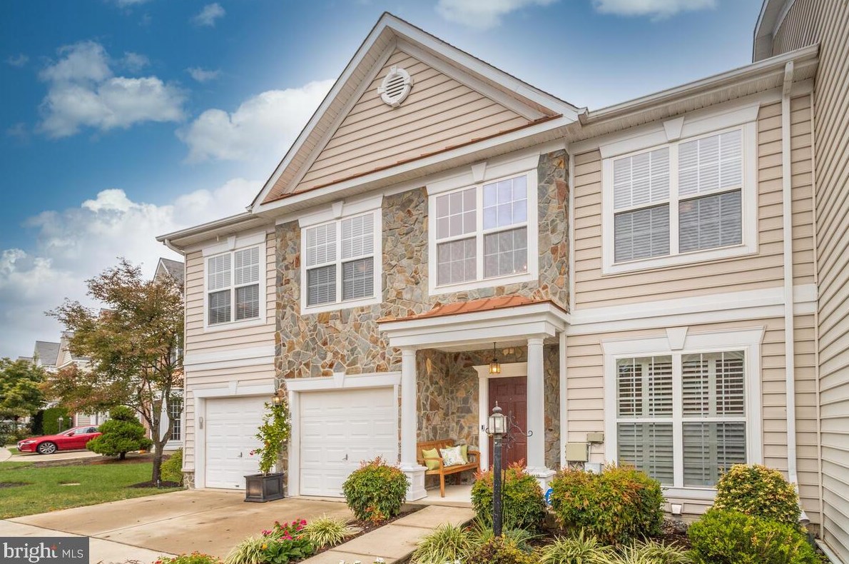 8826 Warm Granite Dr, Columbia, MD 21045-5950