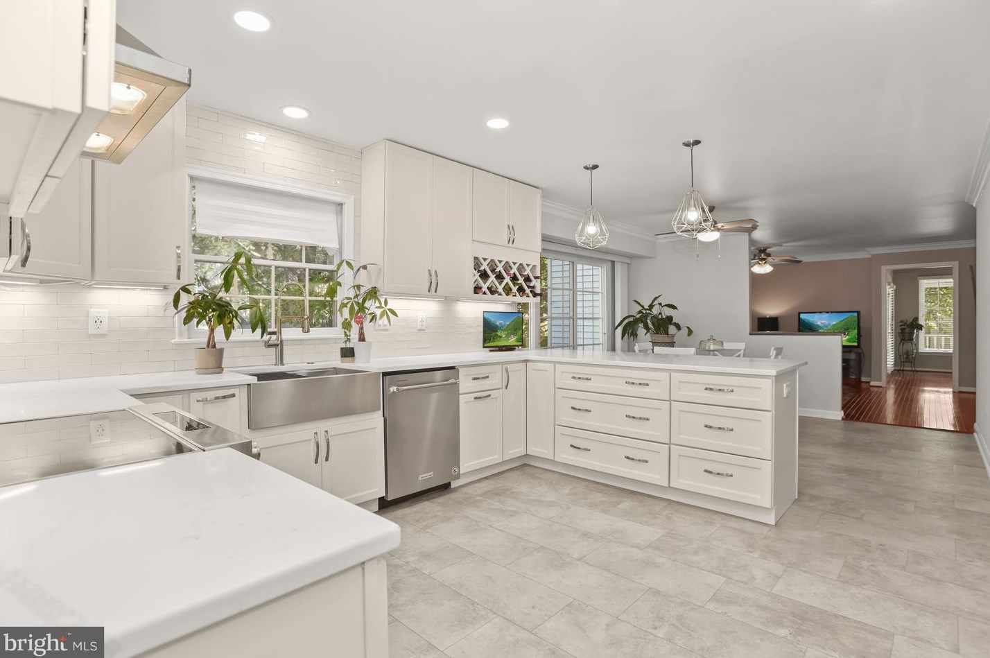 2931 Pebble Bch Dr, Ellicott MD 21042-2182 exterior