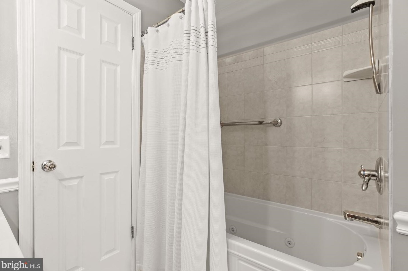 2931 Pebble Bch Dr, Ellicott MD 21042-2182 exterior