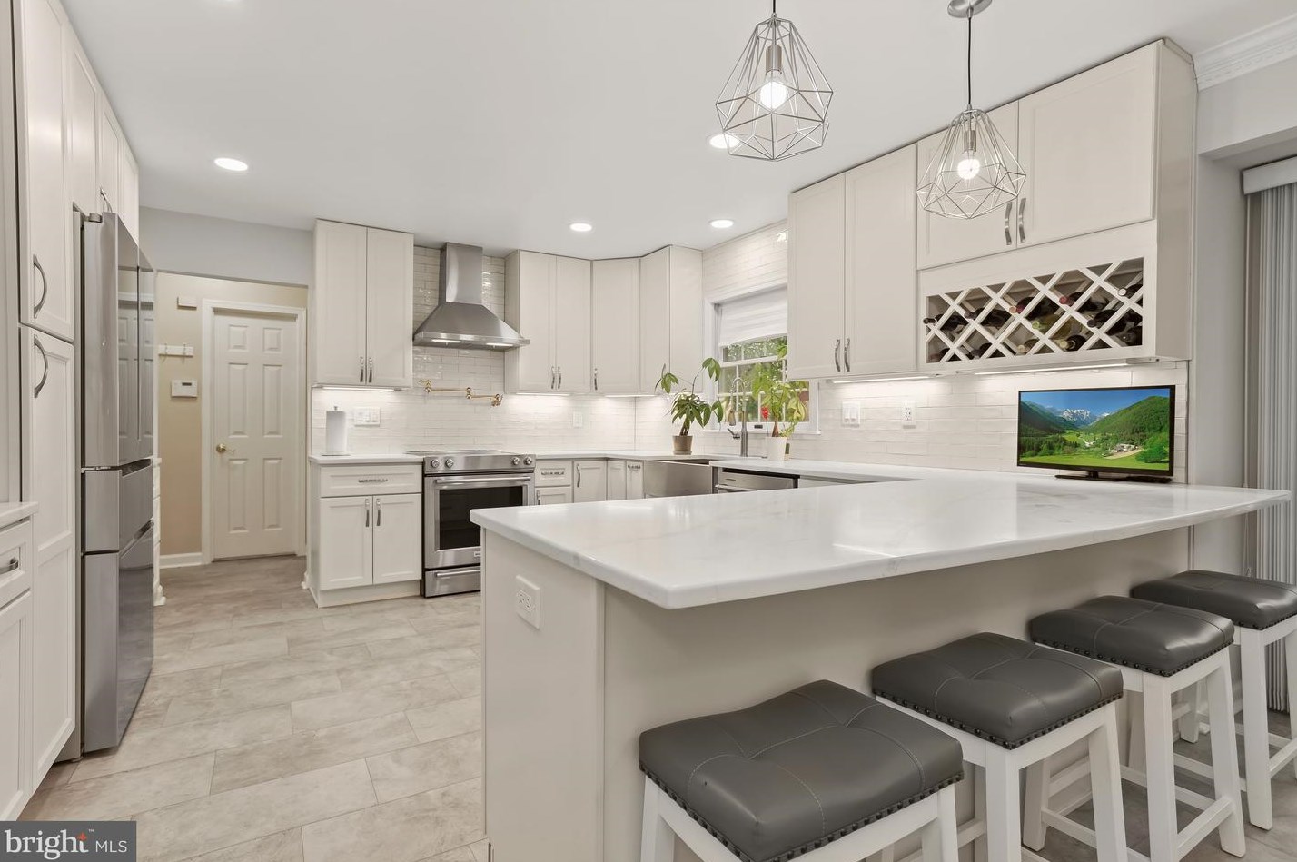 2931 Pebble Bch Dr, Ellicott MD 21042-2182 exterior