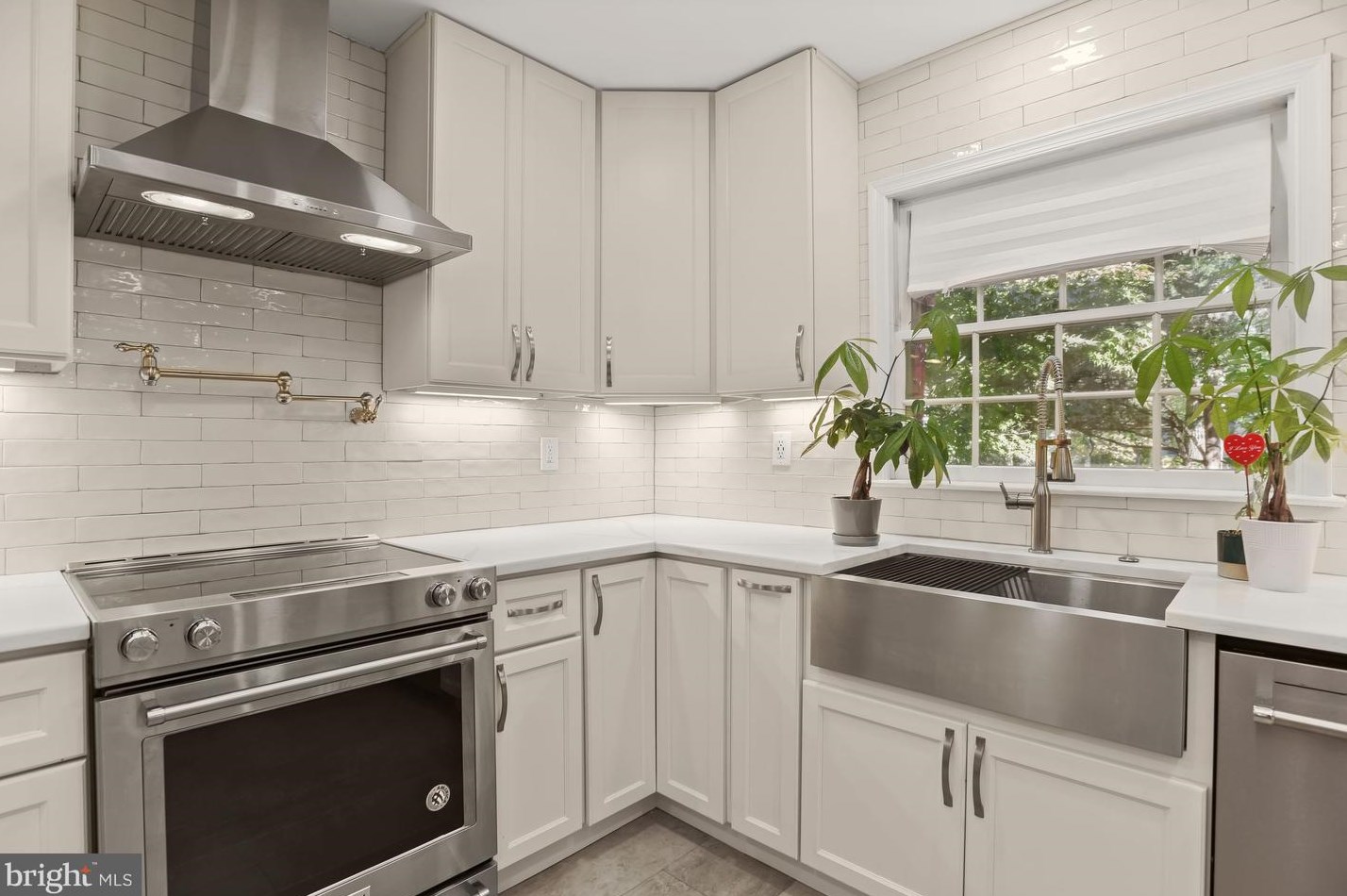 2931 Pebble Bch Dr, Ellicott MD 21042-2182 exterior