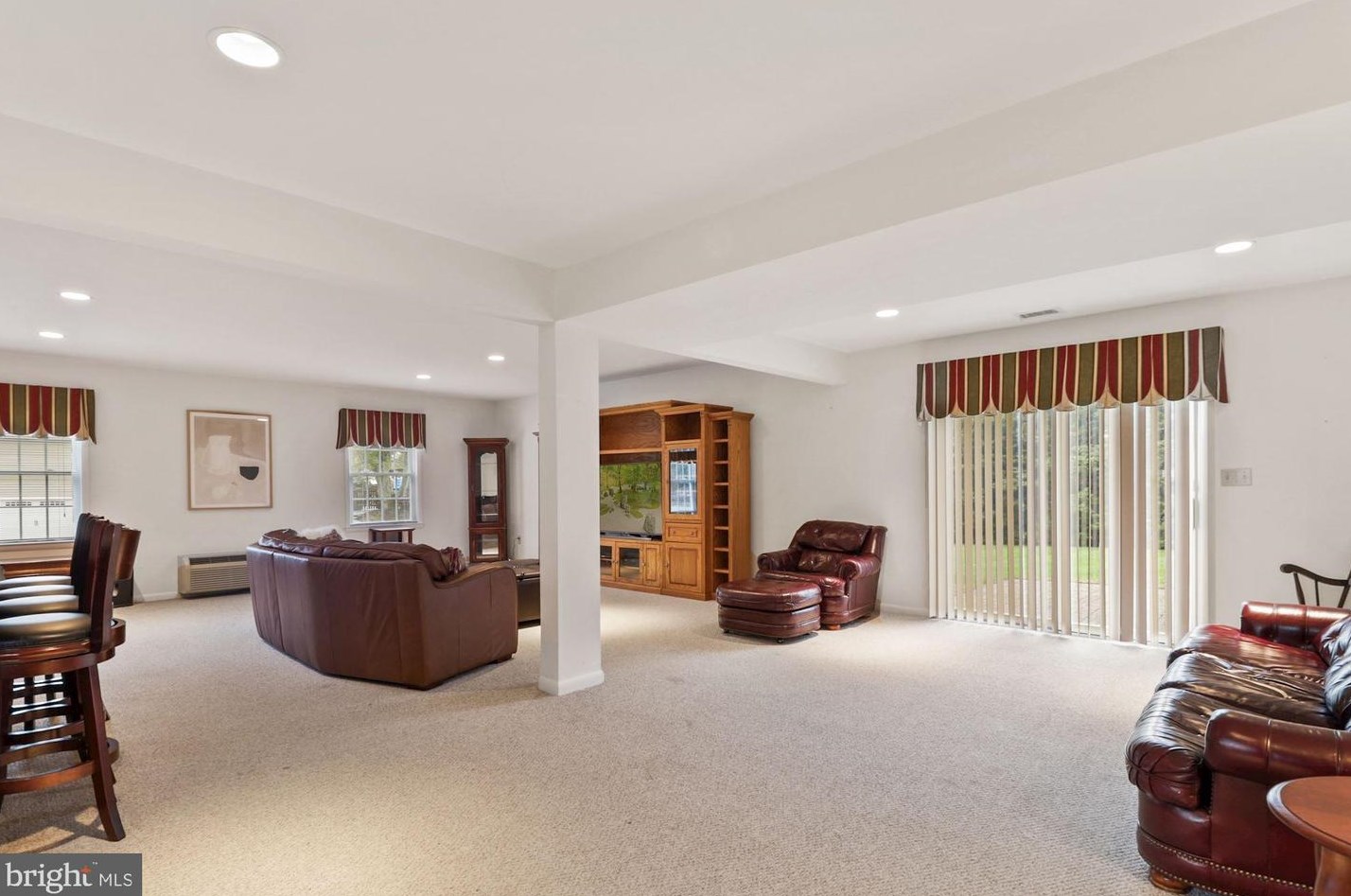 4401 Brittany Dr, Ellicott MD 21043-6020 exterior