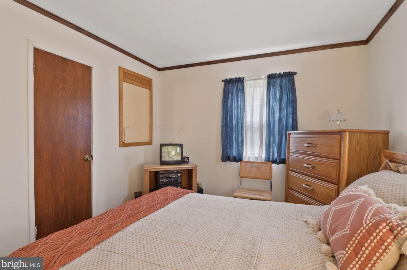 4401 Brittany Dr, Ellicott MD 21043-6020 exterior