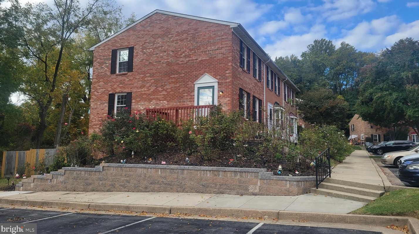 6390 Ducketts Ln, Baltimore, MD 21075-6140