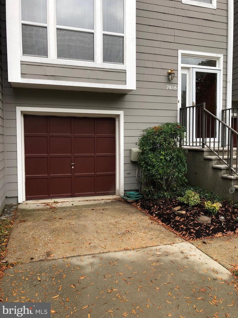 7816 Old Hollow Ln, Ellicott, MD 21043-6961