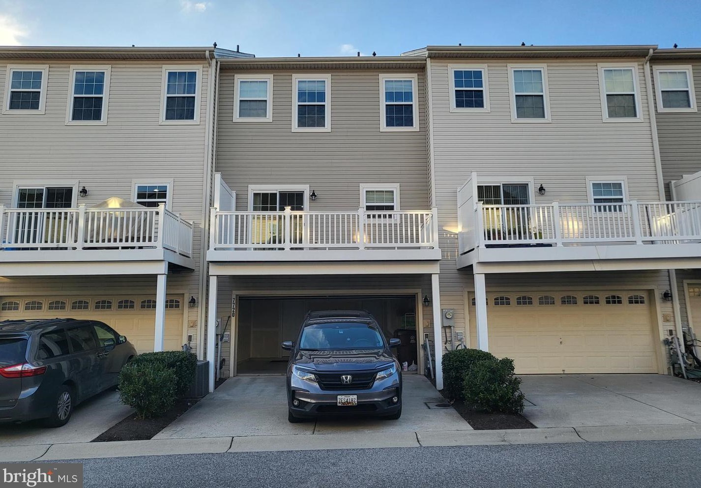7720 Blue Stream Dr, Baltimore MD  21075-8038 exterior