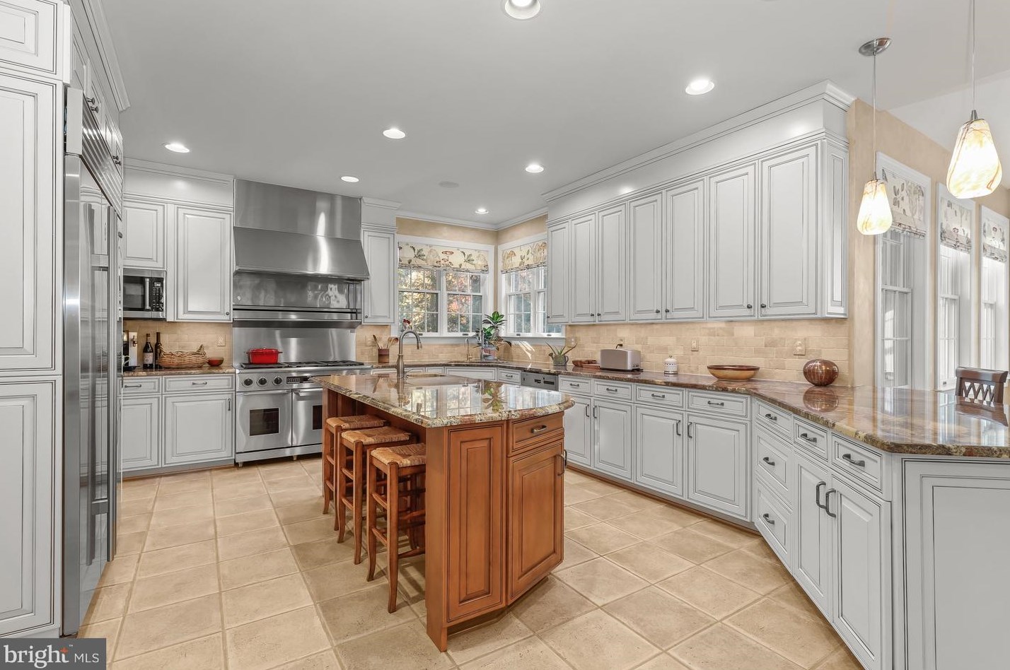 10348 Kingsbridge Rd, Ellicott, MD 21042-5850