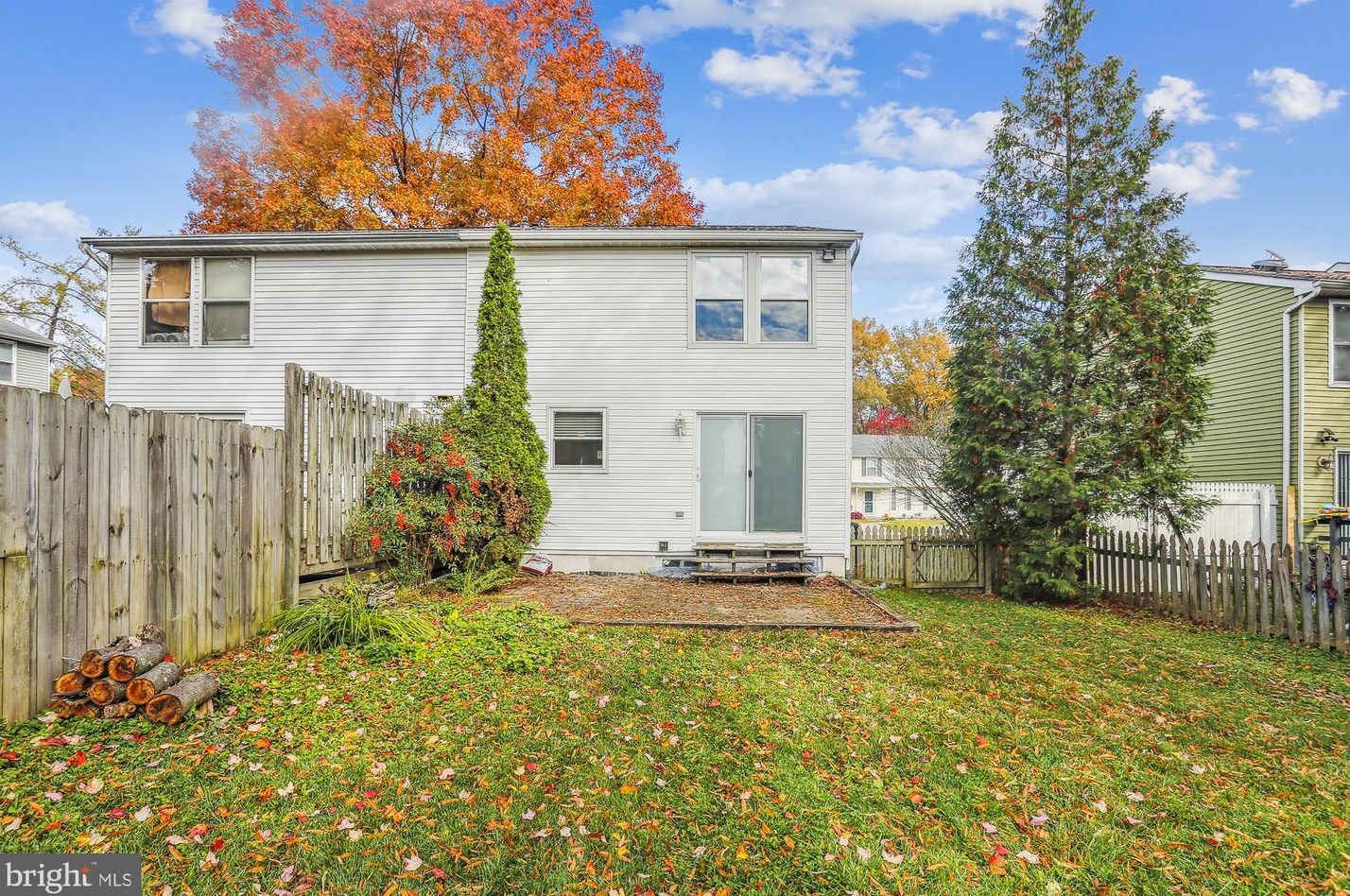 7827 Butterfield Dr, Baltimore MD  21075-6452 exterior