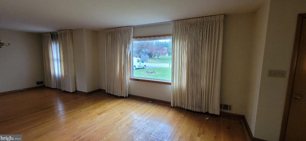 8521 Marybeth Way, Ellicott, MD 21043-6626