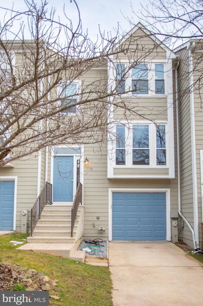 7705 Chatfield Ln, Ellicott MD  21043-7900 exterior