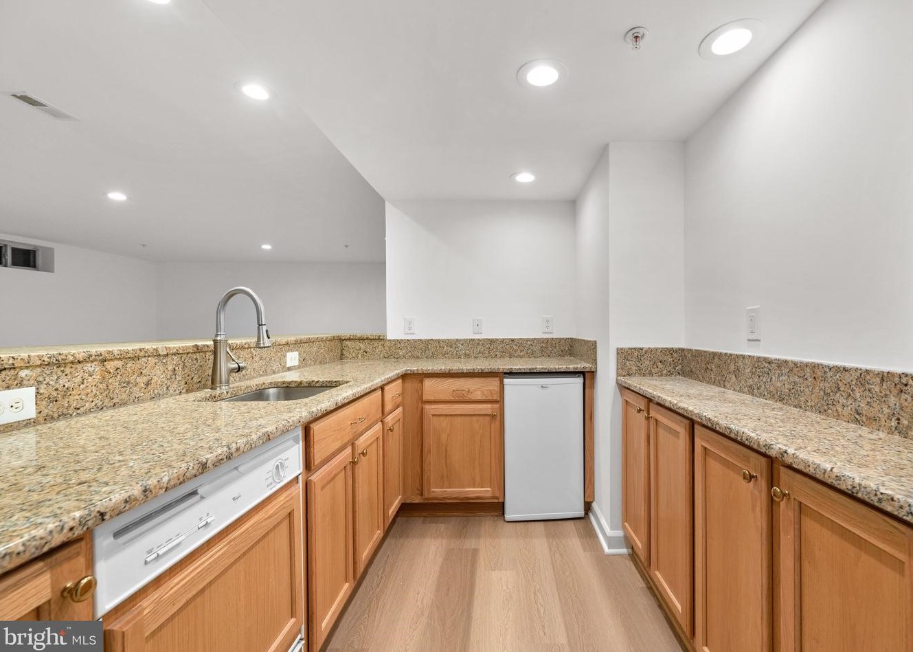 2649 Legends Way, Ellicott MD 21042-2257 exterior