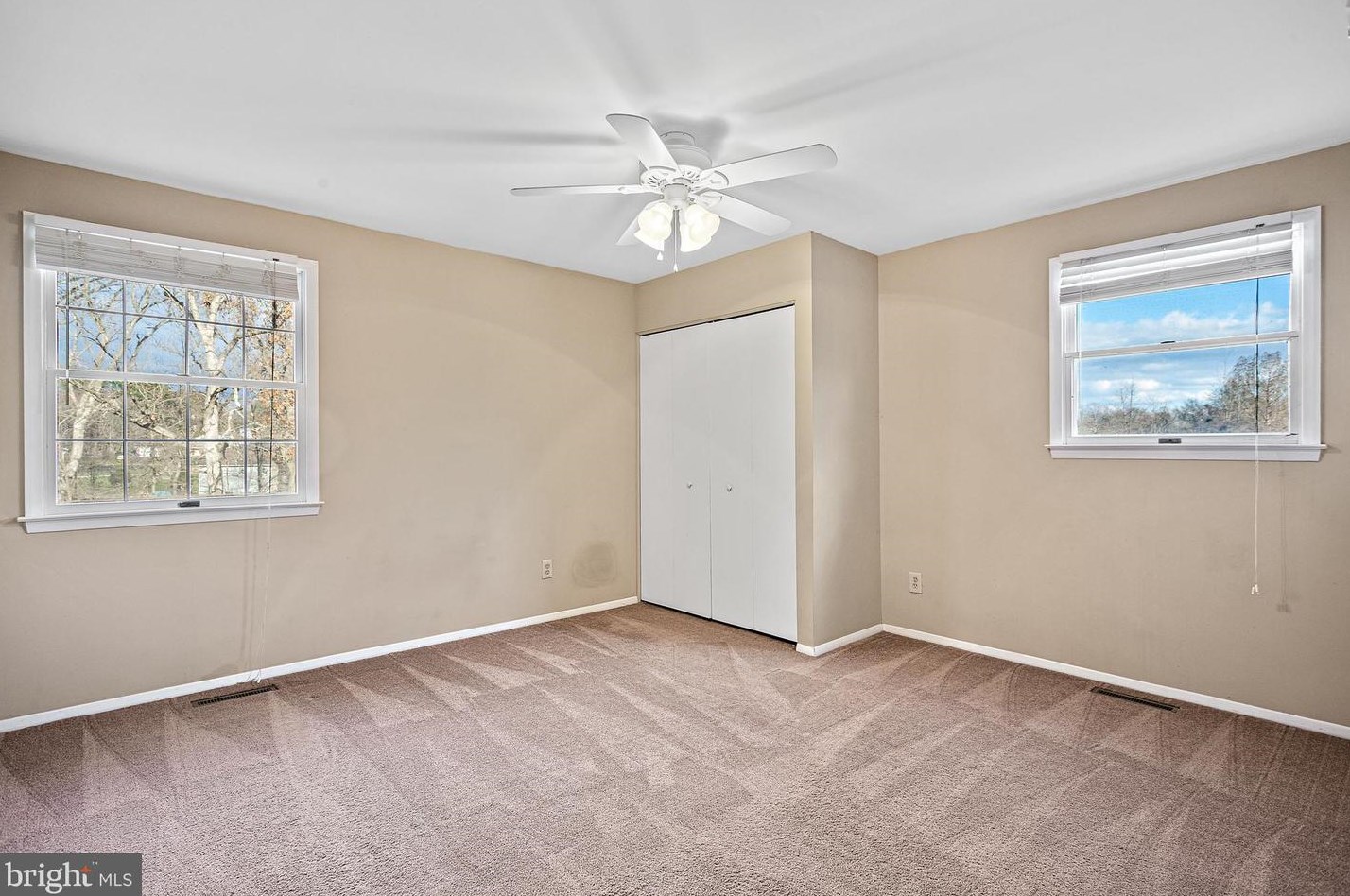 10070 Colonial Dr, Ellicott MD 21042-6230 exterior