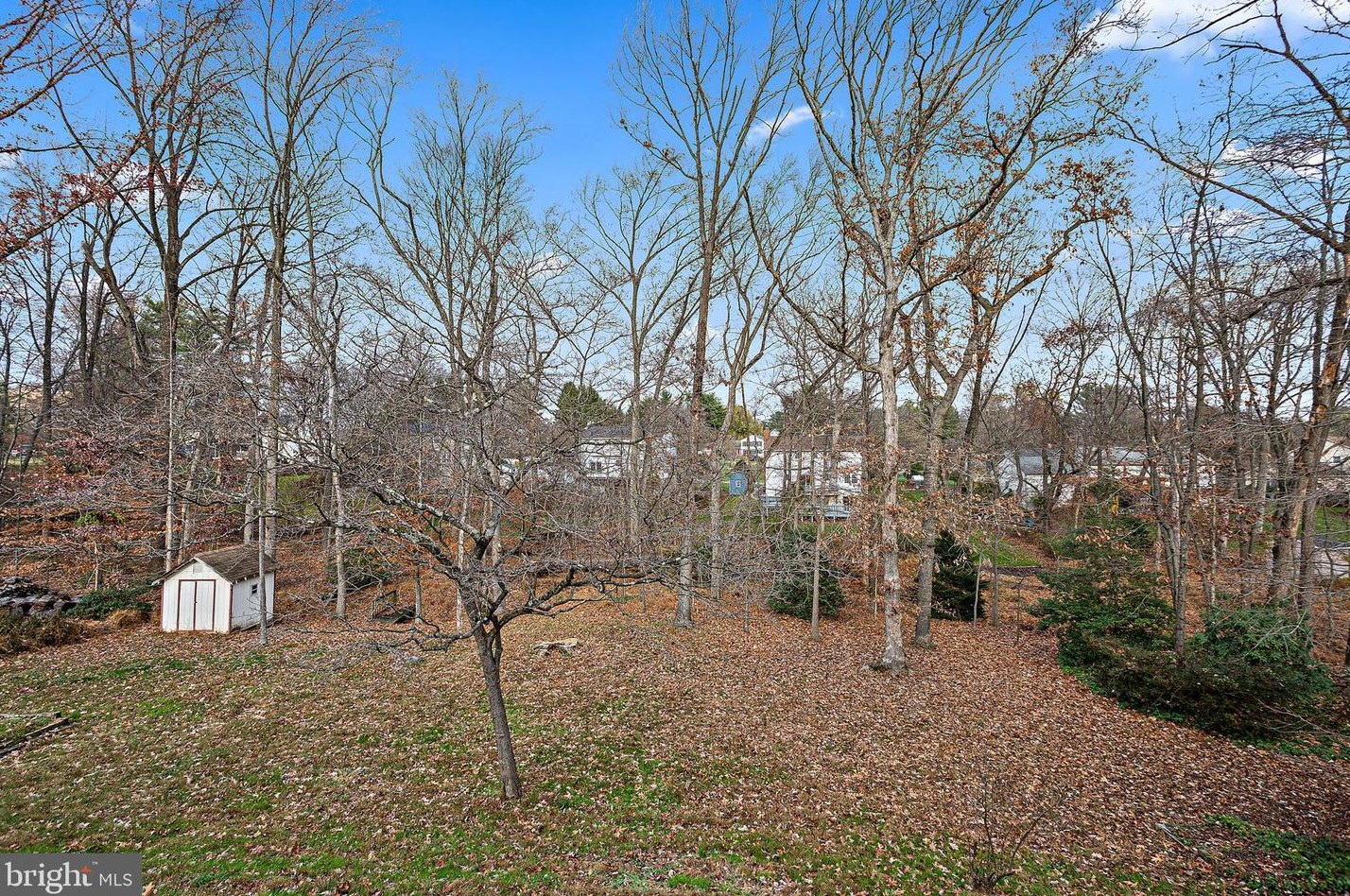 10070 Colonial Dr, Ellicott MD 21042-6230 exterior