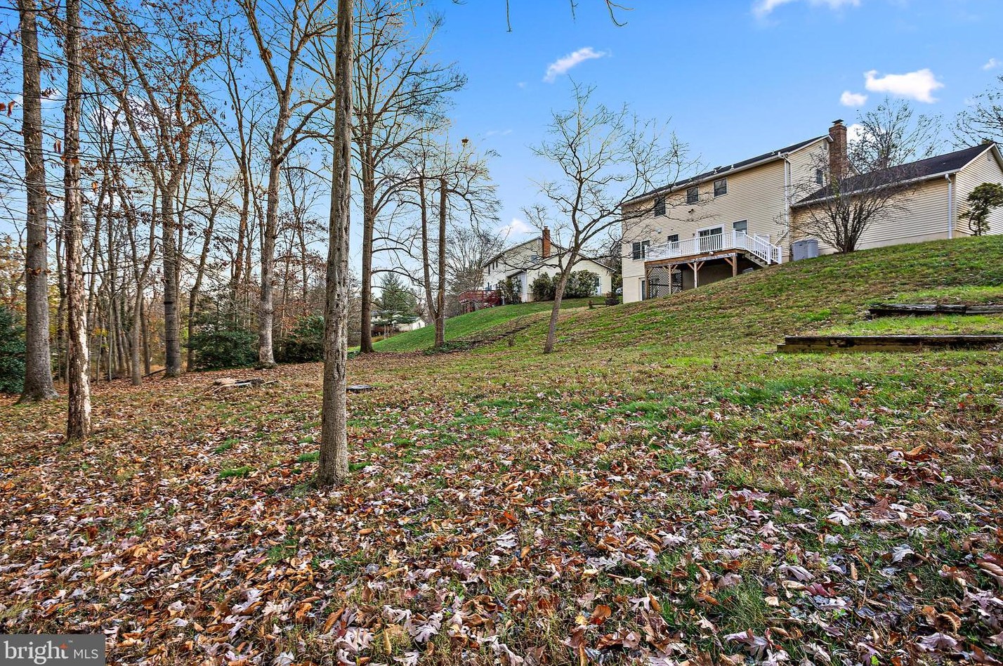 10070 Colonial Dr, Ellicott MD 21042-6230 exterior