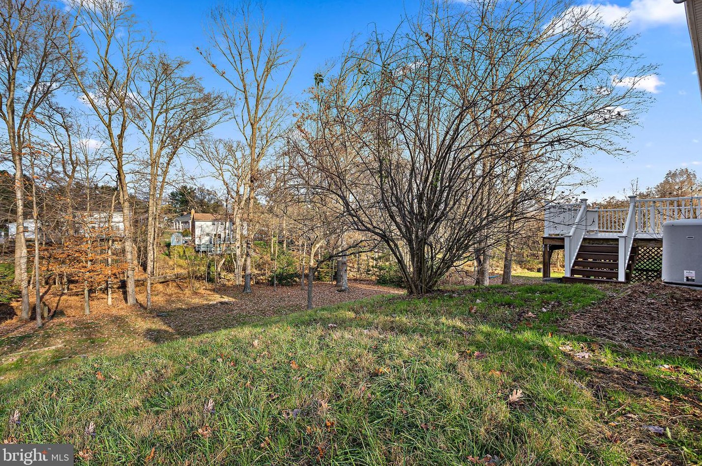 10070 Colonial Dr, Ellicott MD 21042-6230 exterior