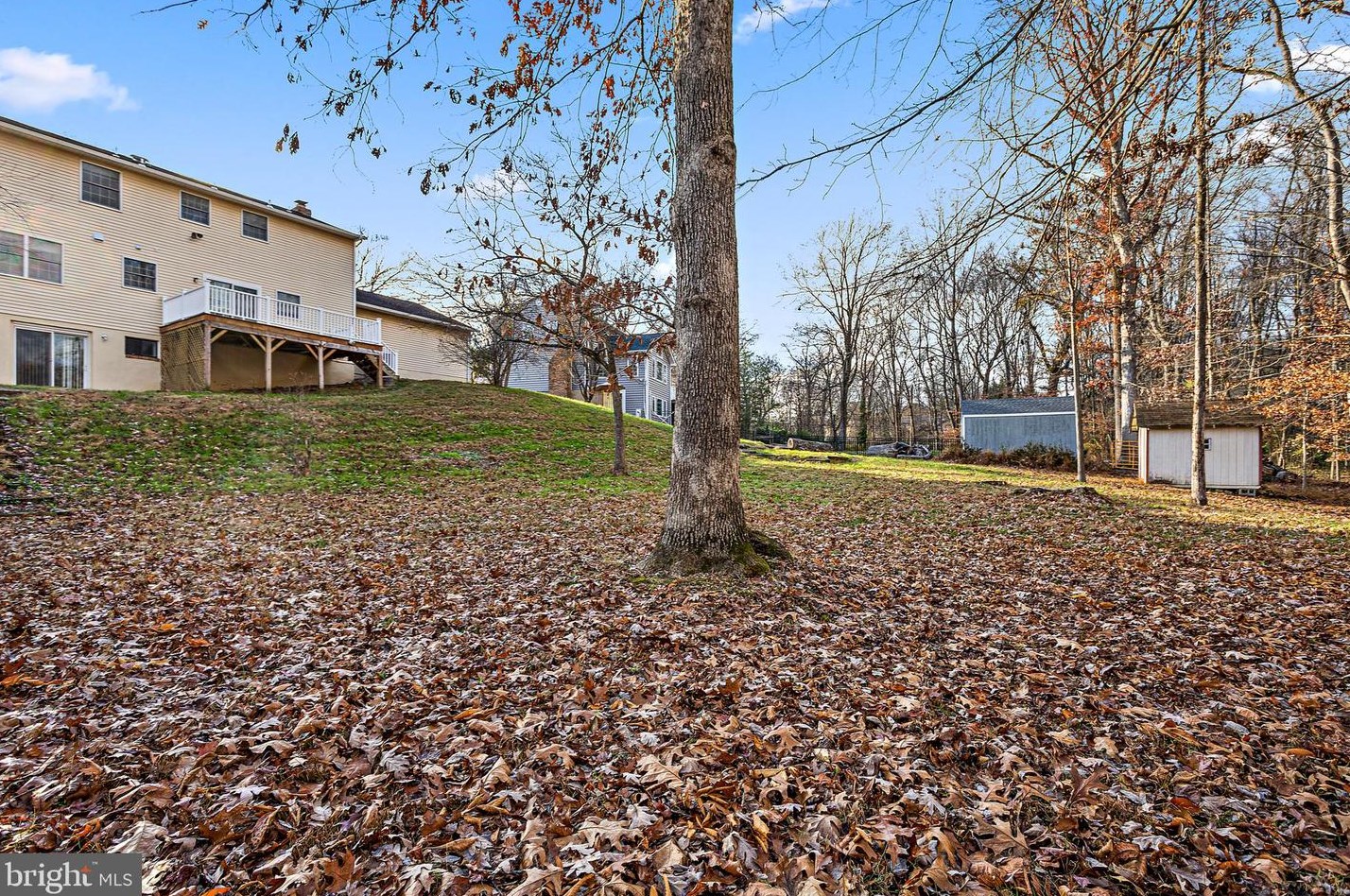 10070 Colonial Dr, Ellicott MD 21042-6230 exterior