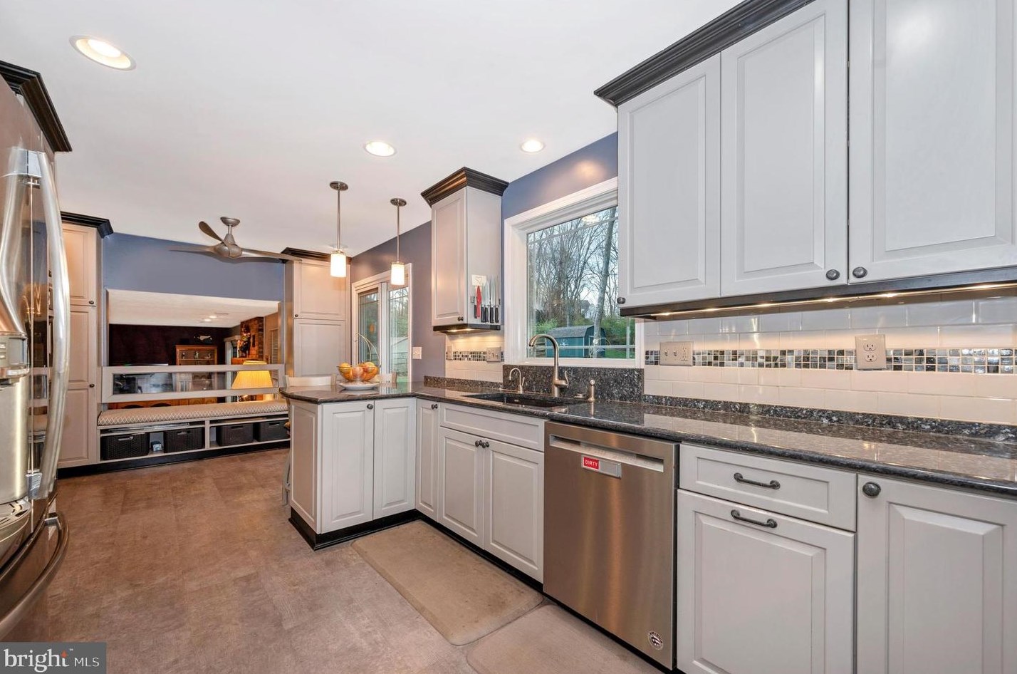 10106 Labelle Ct, Ellicott MD 21042-6257 exterior