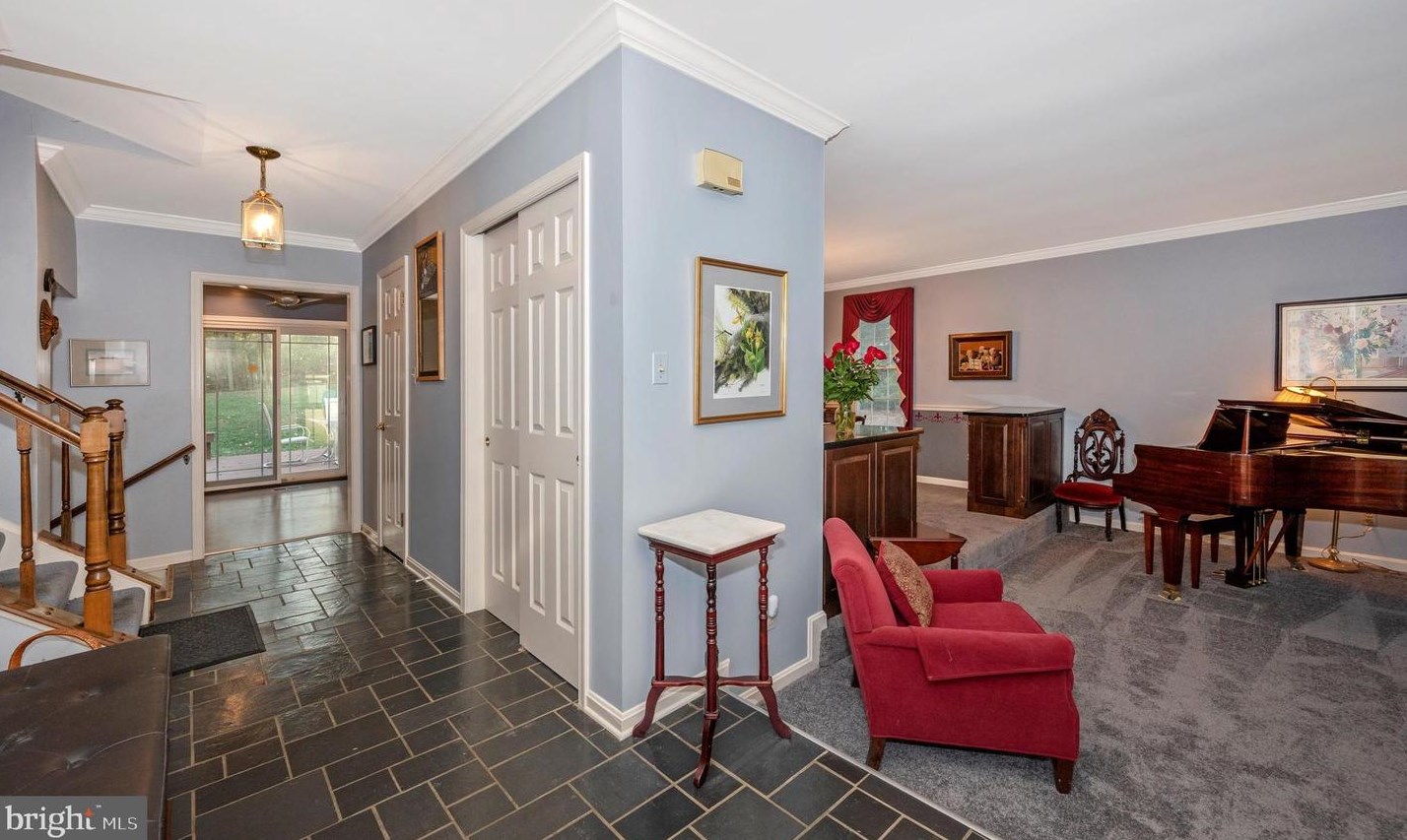 10106 Labelle Ct, Ellicott MD 21042-6257 exterior