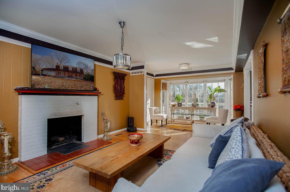 9035 Overhill Dr, Ellicott MD  21042-5221 exterior