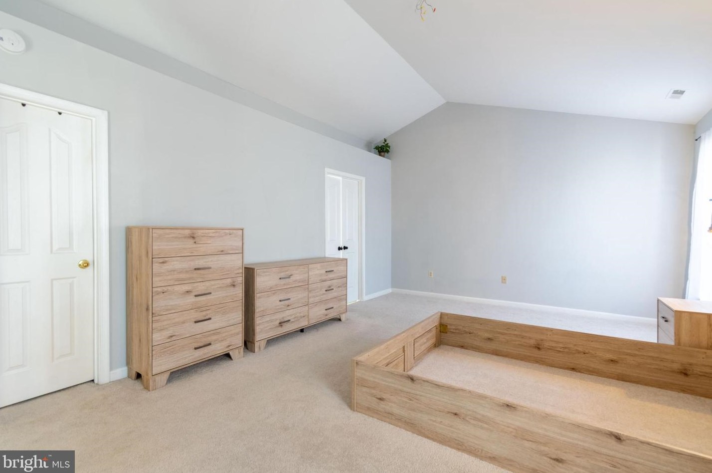 5484 Wooded Way, Columbia MD  21044-5722 exterior