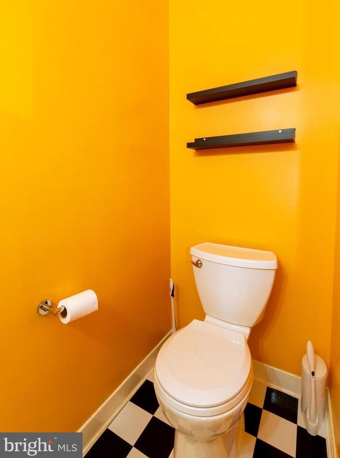 5484 Wooded Way, Columbia MD  21044-5722 exterior