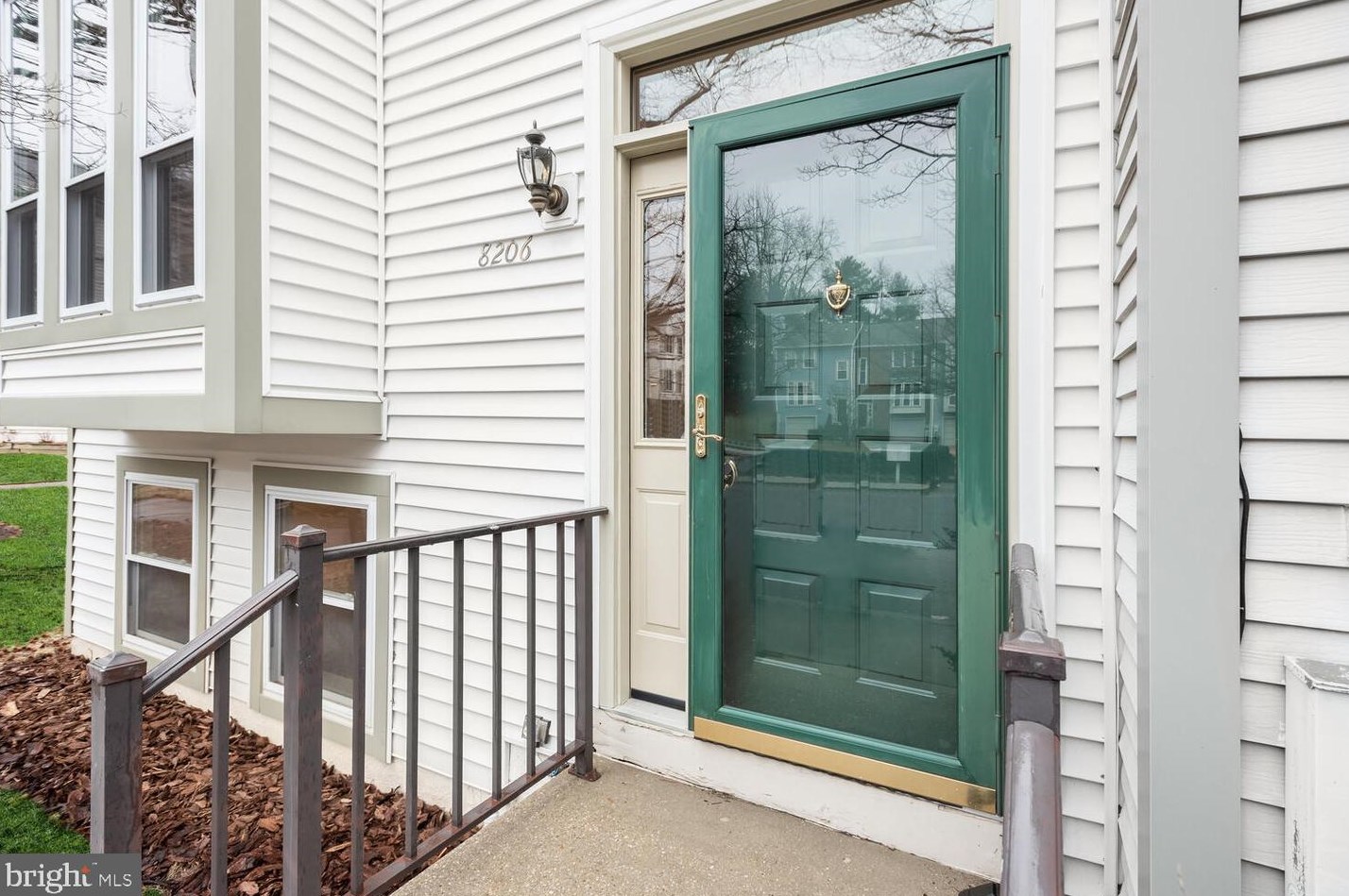 8206 Tall Trees Ct, Ellicott MD  21043-6942 exterior