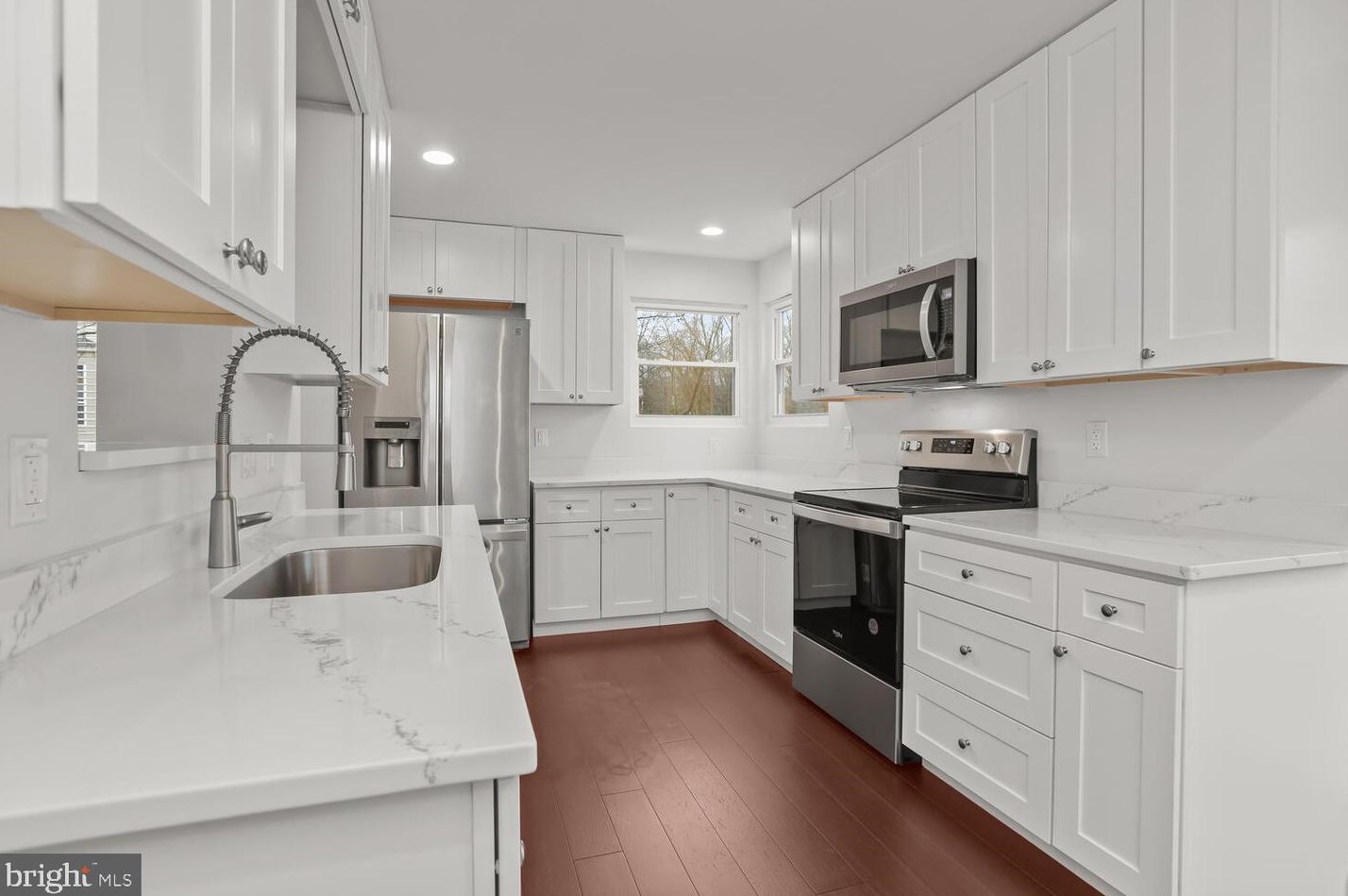 8206 Tall Trees Ct, Ellicott MD  21043-6942 exterior