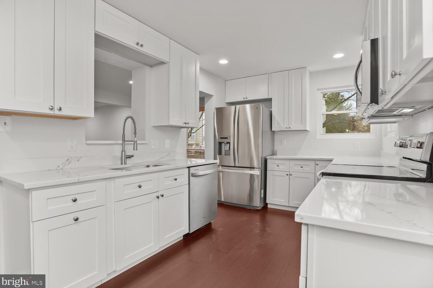 8206 Tall Trees Ct, Ellicott MD  21043-6942 exterior