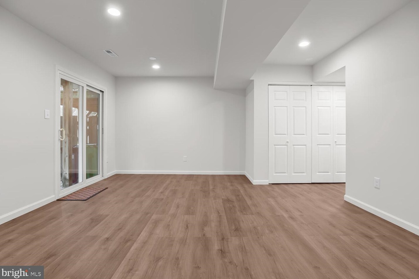 8206 Tall Trees Ct, Ellicott MD  21043-6942 exterior