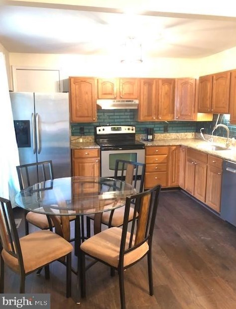 8230 Elberta Dr, Ellicott MD  21043-6665 exterior