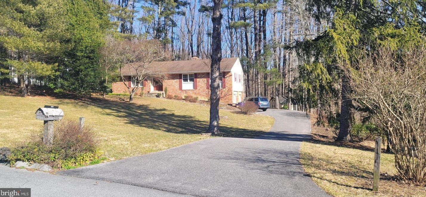 10094 Green Clover Dr, Ellicott, MD 21042-1611