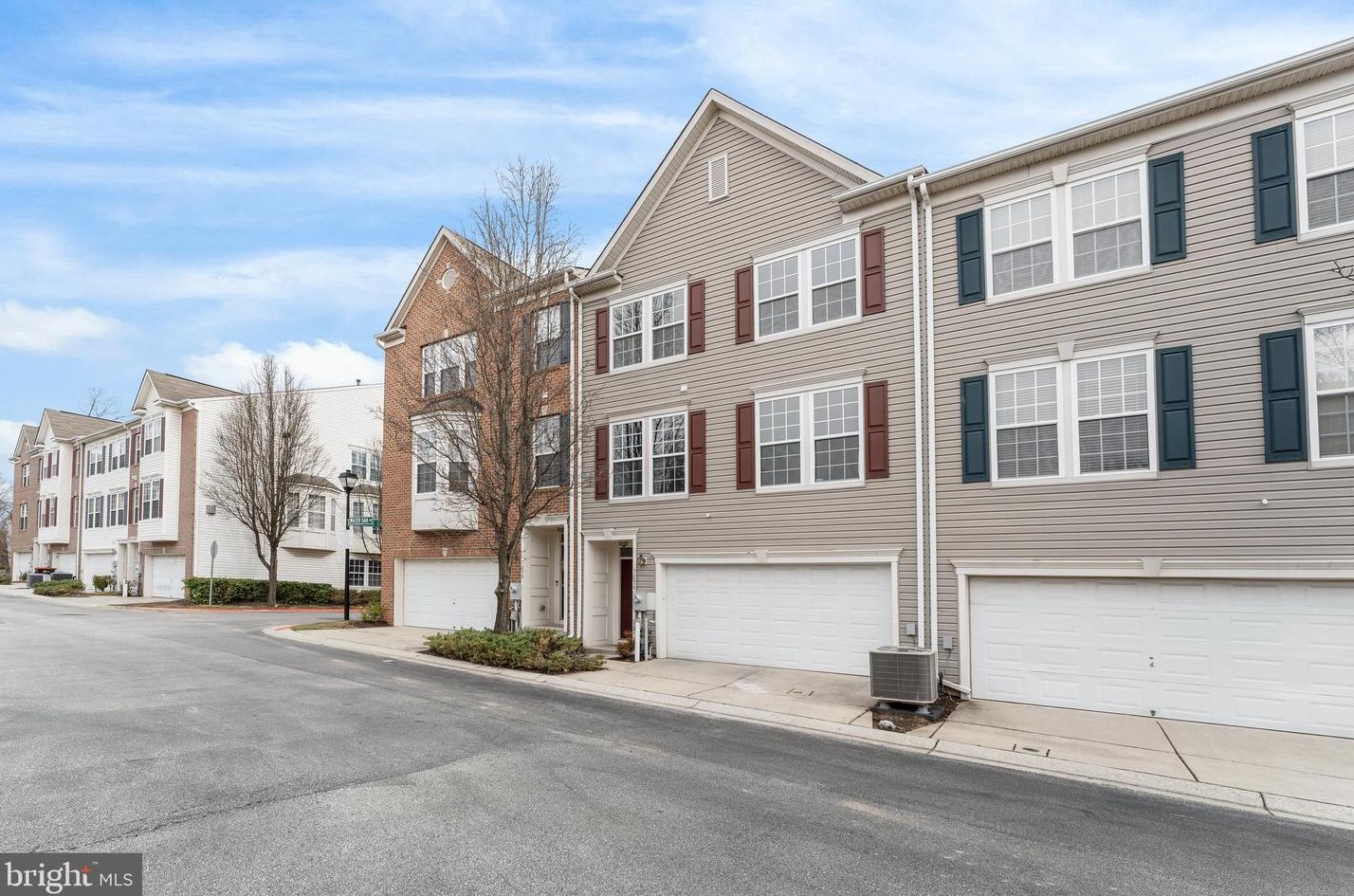 7096 Water Oak Rd, Baltimore, MD 21075-6525