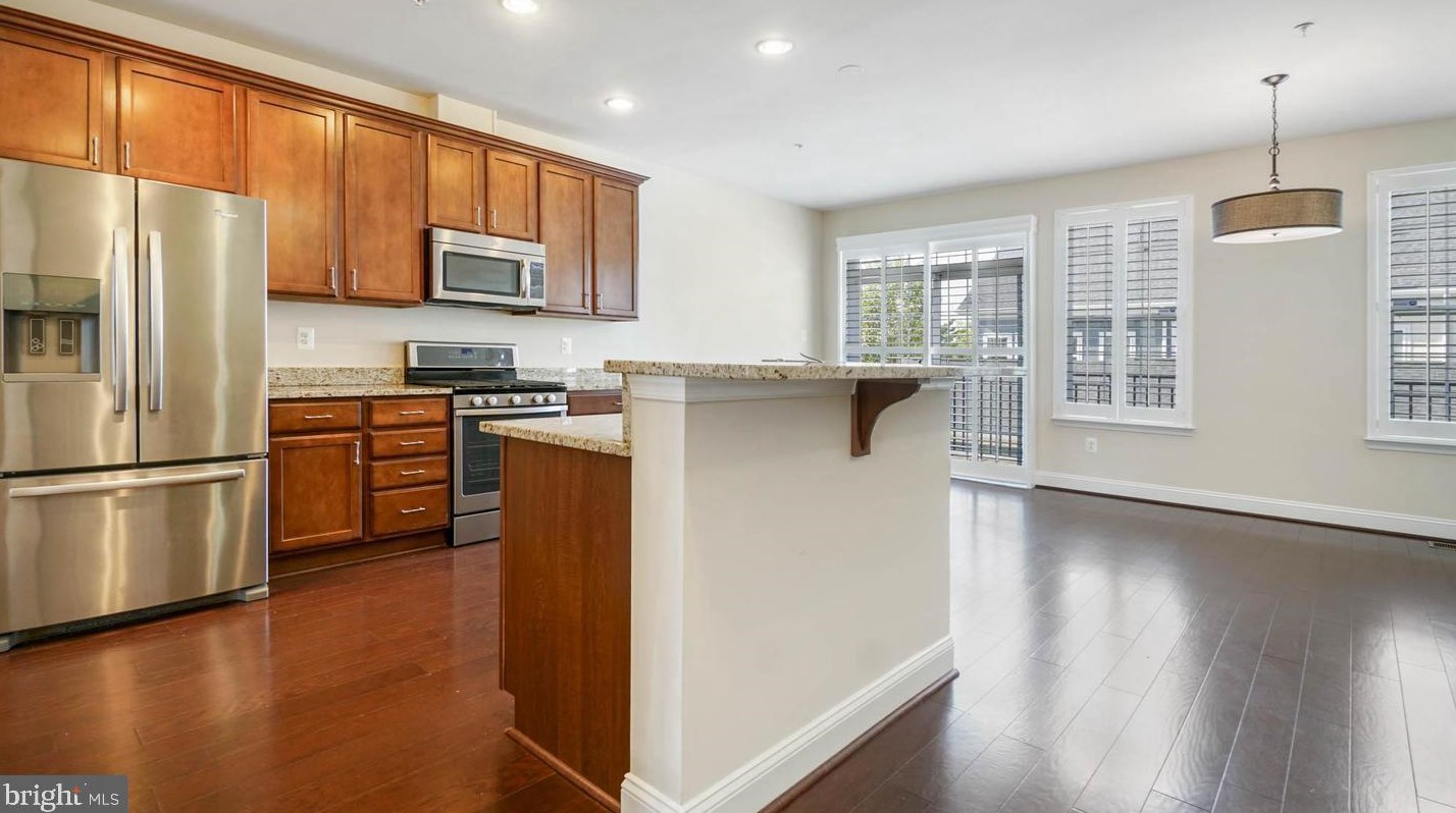 5803 Lois Ln, Ellicott MD  21043-7515 exterior