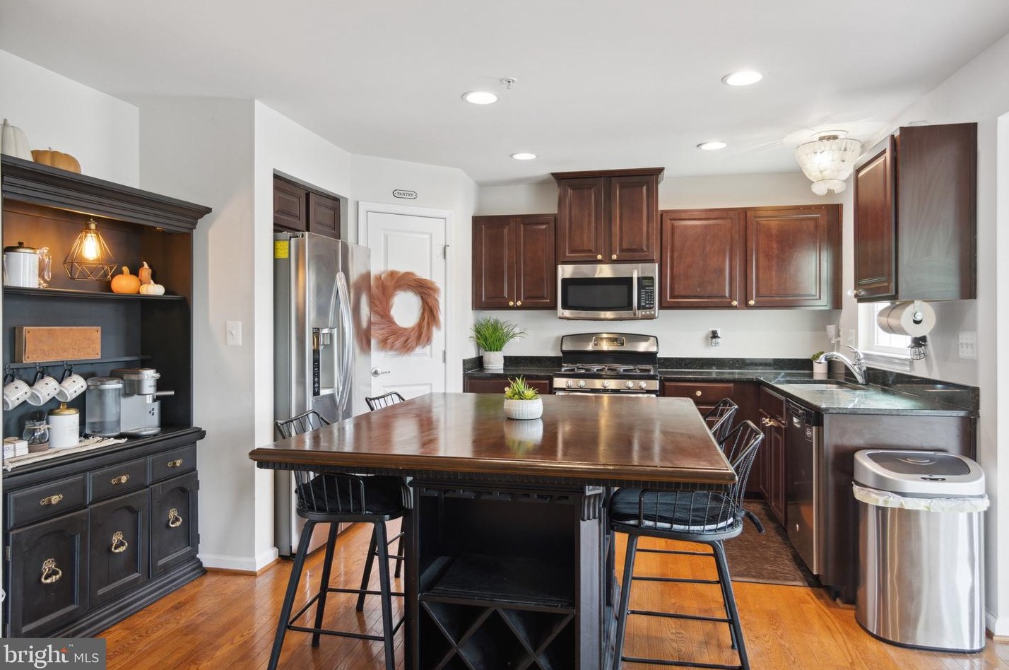 7032 Lennox Ave, Baltimore MD  21075-6315 exterior