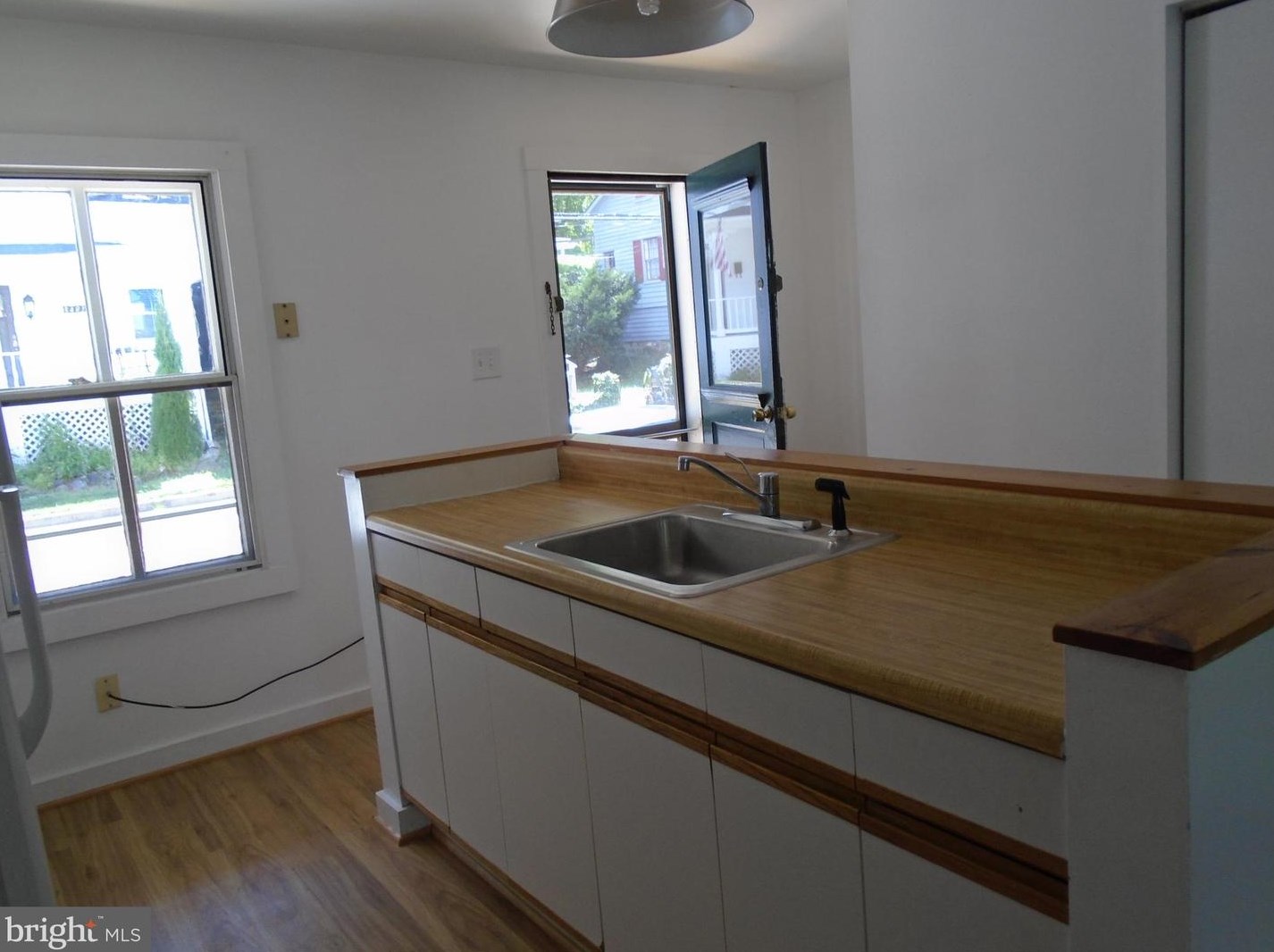 8486 Frederick Rd, Ellicott MD  21043-4606 exterior