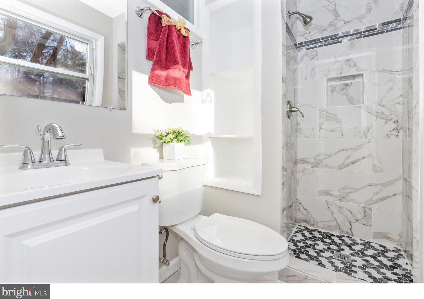 2817 Greenway Dr, Ellicott MD  21042-2524 exterior